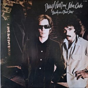Daryl Hall and John Oates - Beauty on a Back Street