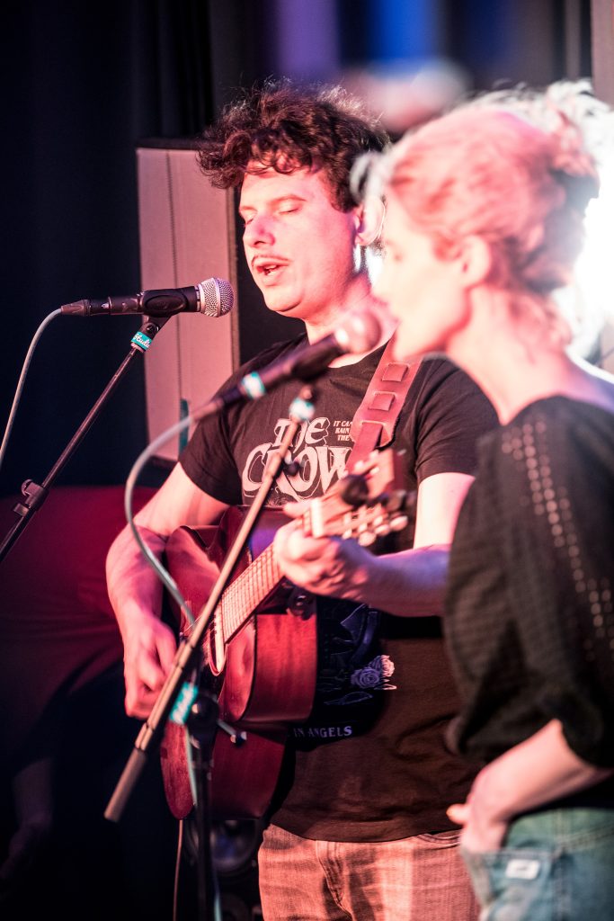 Di. 21 OKT: Leslie Graves and Toby Goodshank - Boo Hoo - The World of Dust