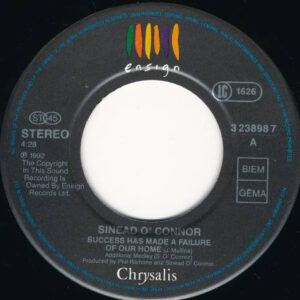 7" | Sinead O'Connor - Succes has made a Failure out of Our Home /You do Something to Me - Afbeelding 2
