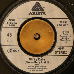 7" | Stray Cats - (She's) Sexy + 17 / Lookin' Better Every Beer - Afbeelding 2