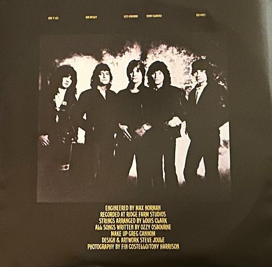Ozzy Osbourne – Bark At The Moon