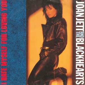 7"| Joan Jett and the Blackhearts - I Hate Myself for Loving You / Love is Pain (live) - Afbeelding 1